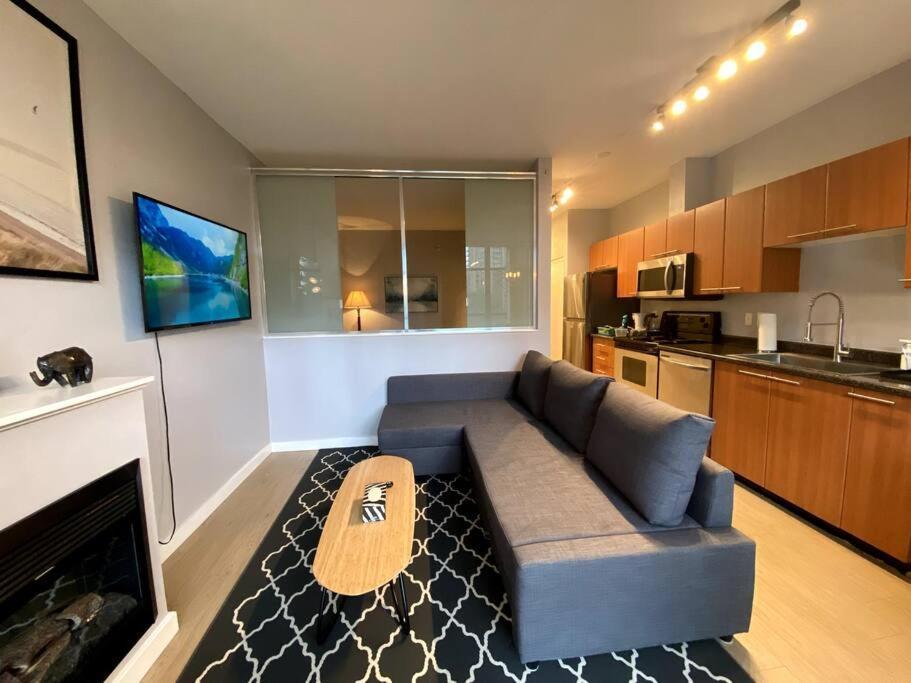 Entire Condo In Heart Of Downtown Vancouver Eksteriør billede