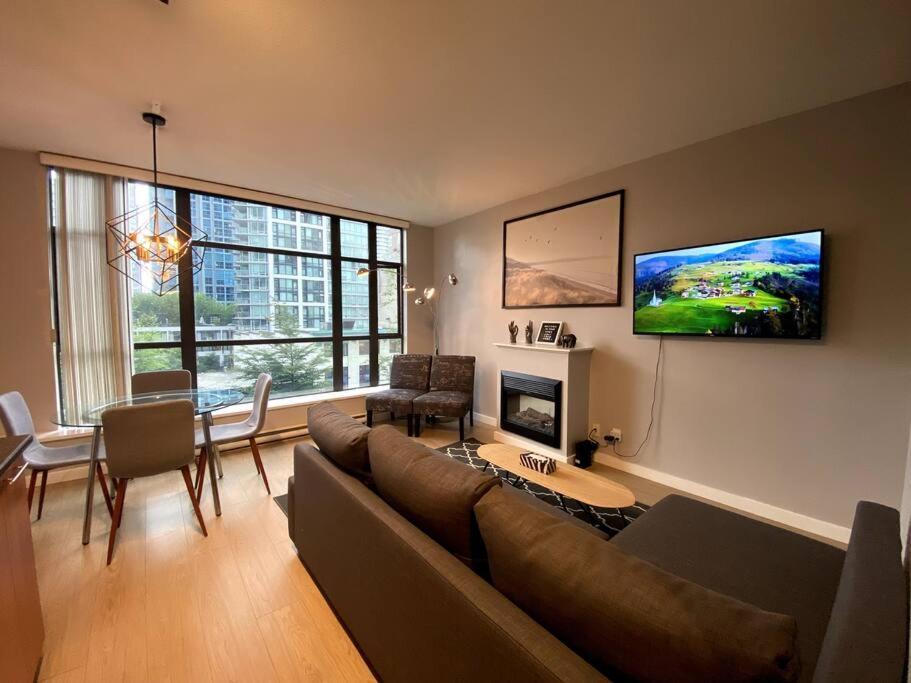 Entire Condo In Heart Of Downtown Vancouver Eksteriør billede